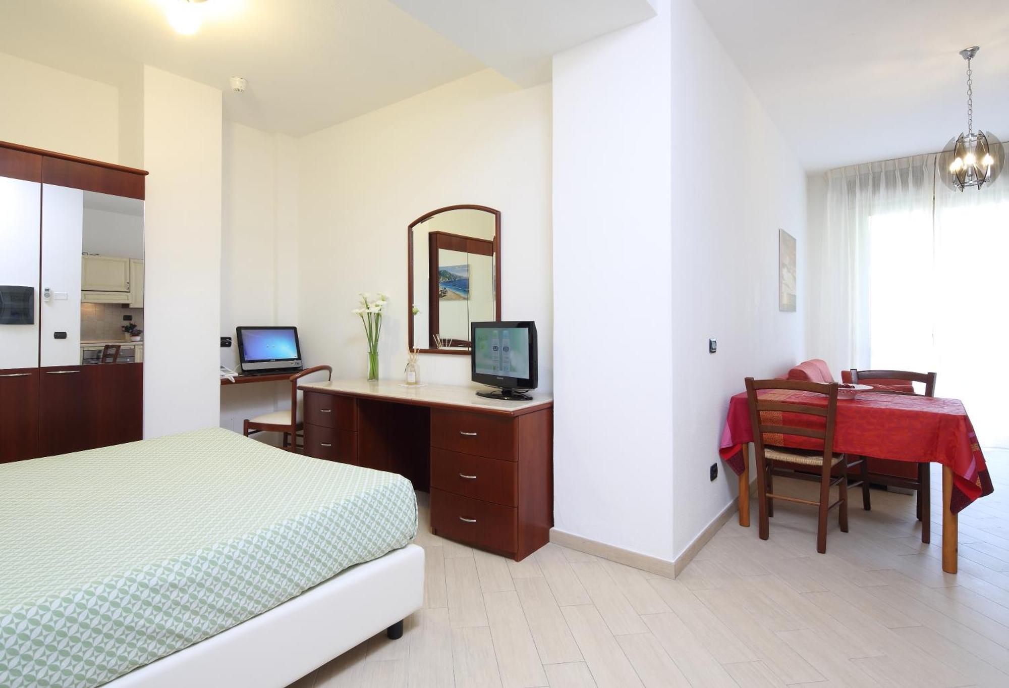 Residence Hotel Kriss Deiva Marina Ngoại thất bức ảnh