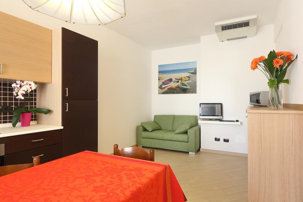 Residence Hotel Kriss Deiva Marina Ngoại thất bức ảnh